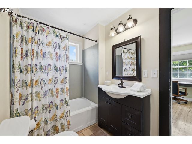 955 KELLY Blvd, Springfield, OR 97477