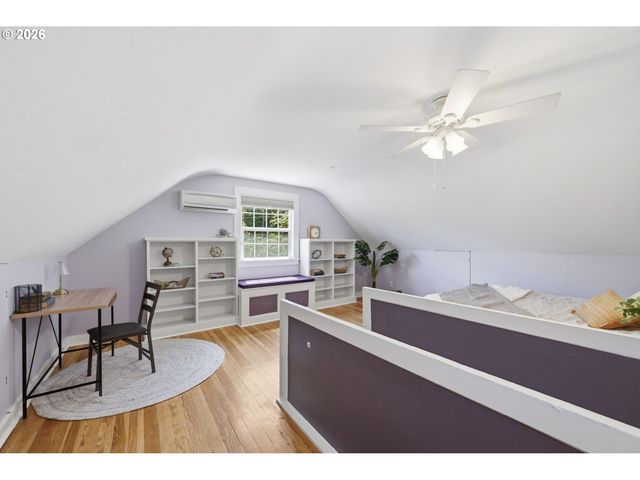 955 KELLY Blvd, Springfield, OR 97477