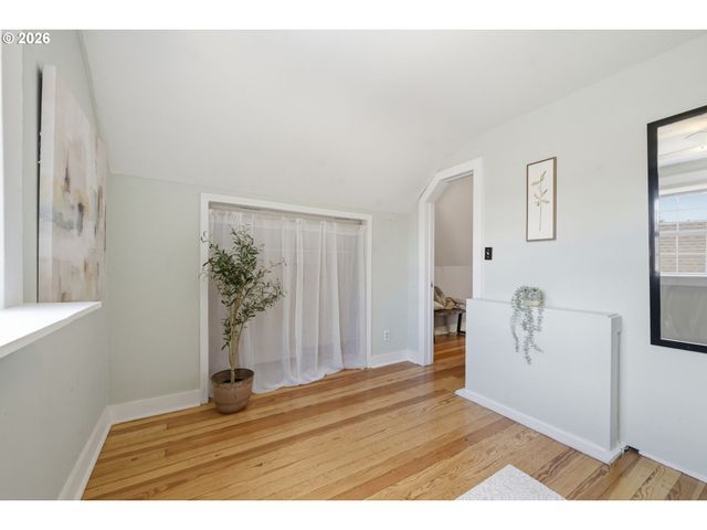 955 KELLY Blvd, Springfield, OR 97477