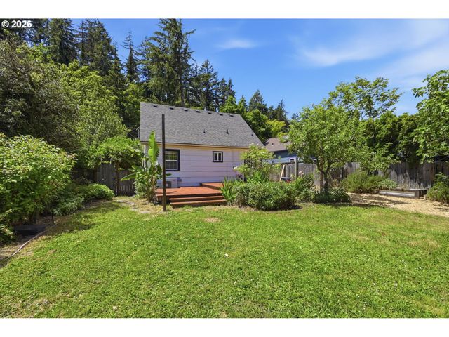 955 KELLY Blvd, Springfield, OR 97477
