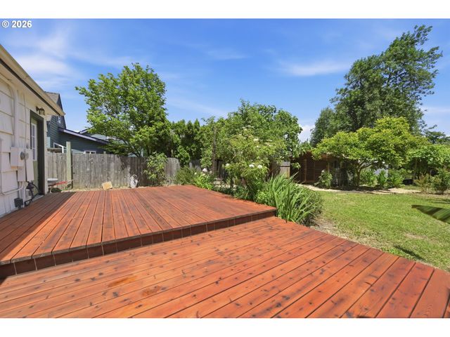 955 KELLY Blvd, Springfield, OR 97477