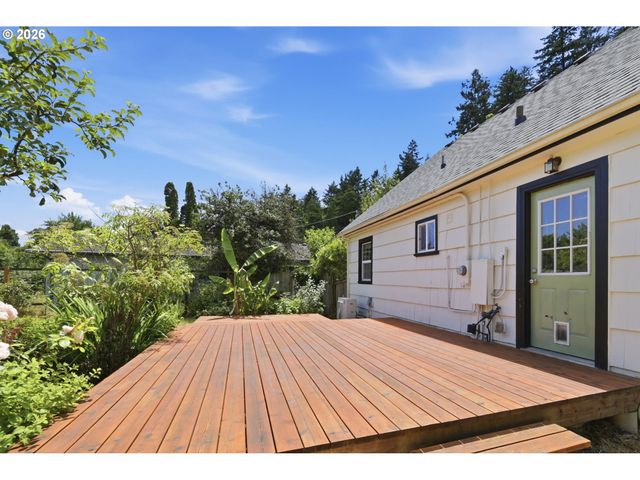 955 KELLY Blvd, Springfield, OR 97477