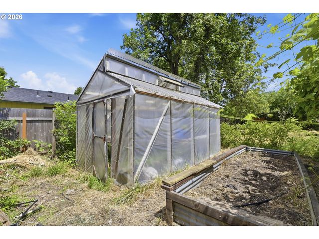 955 KELLY Blvd, Springfield, OR 97477