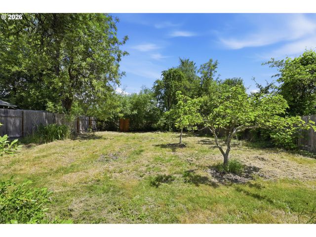 955 KELLY Blvd, Springfield, OR 97477