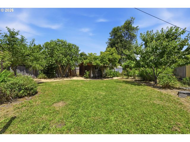 955 KELLY Blvd, Springfield, OR 97477