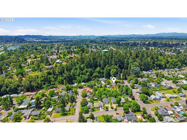 955 KELLY Blvd, Springfield, OR 97477
