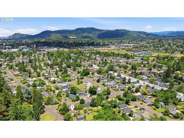 955 KELLY Blvd, Springfield, OR 97477