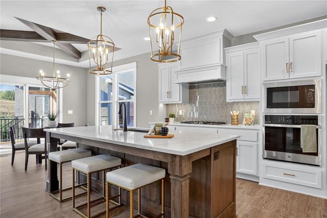 11544 S Olathe View Road, Olathe, KS 66061