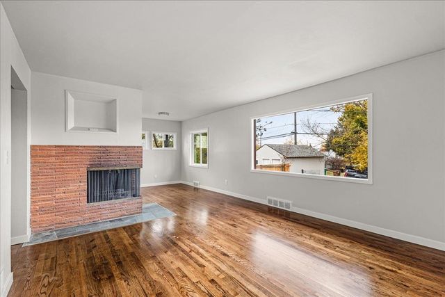 2911 W WELLESLEY Ave, Spokane, WA 99205