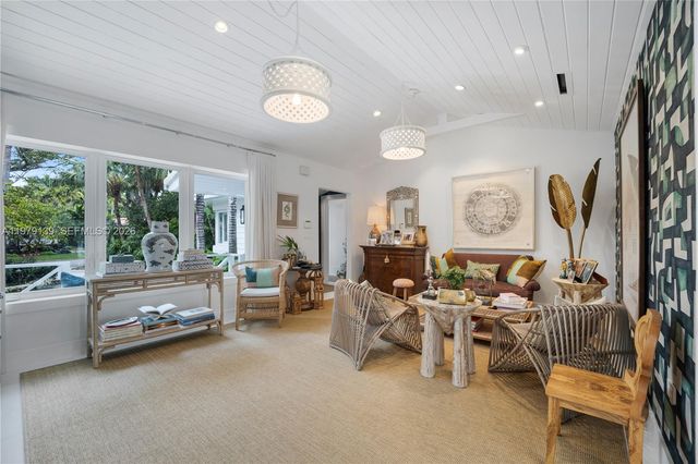 536 Jeronimo Dr, Coral Gables, FL 33146