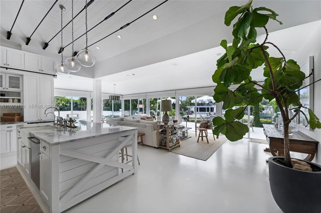 536 Jeronimo Dr, Coral Gables, FL 33146