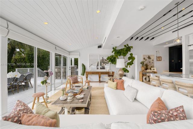 536 Jeronimo Dr, Coral Gables, FL 33146