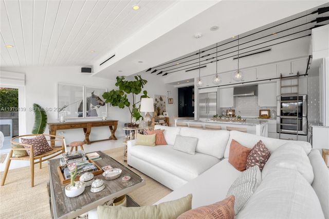 536 Jeronimo Dr, Coral Gables, FL 33146