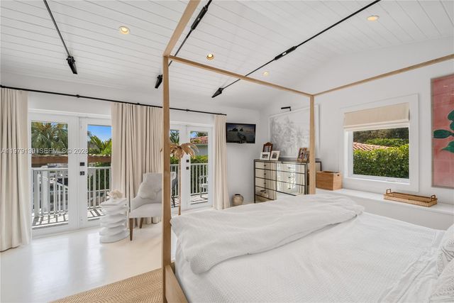 536 Jeronimo Dr, Coral Gables, FL 33146