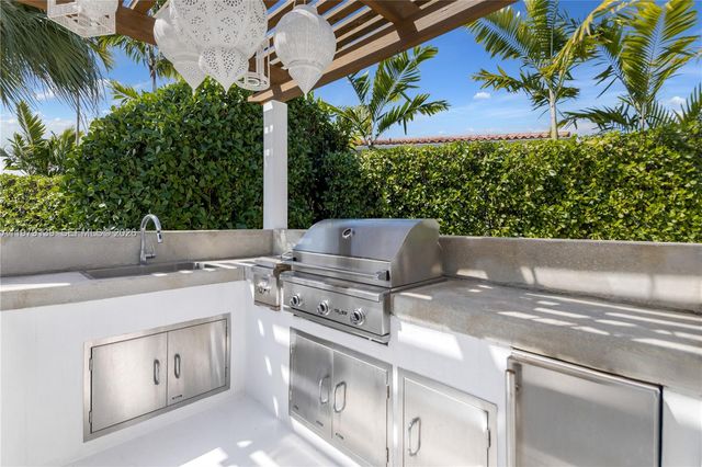 536 Jeronimo Dr, Coral Gables, FL 33146