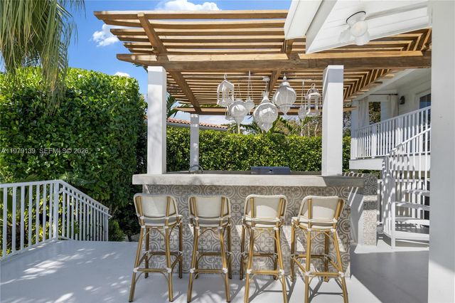 536 Jeronimo Dr, Coral Gables, FL 33146