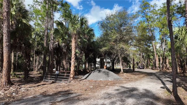 4275 4th AVE NE, Naples, FL 34120