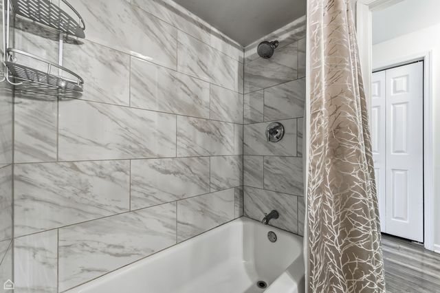 5754 W Lawrence Avenue 1, Chicago, IL 60630