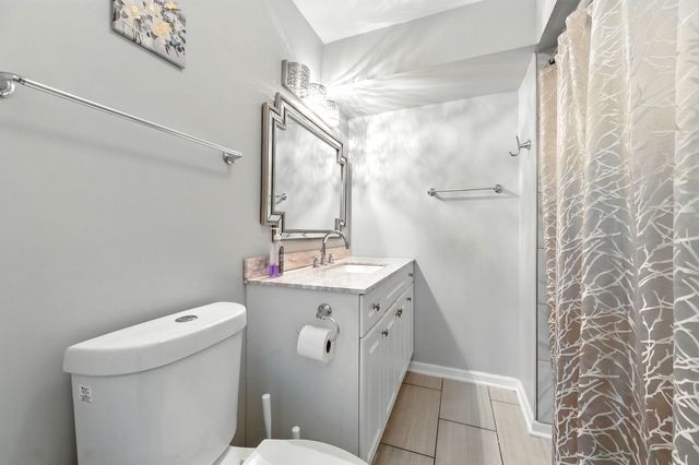 5754 W Lawrence Avenue 1, Chicago, IL 60630