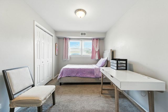 5754 W Lawrence Avenue 1, Chicago, IL 60630