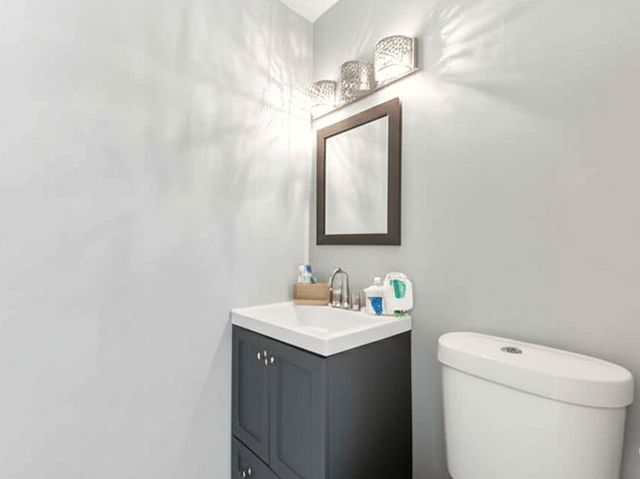 5754 W Lawrence Avenue 1, Chicago, IL 60630