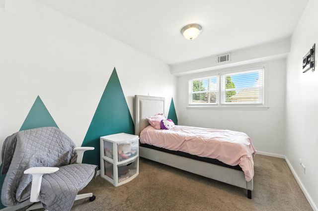 5754 W Lawrence Avenue 1, Chicago, IL 60630