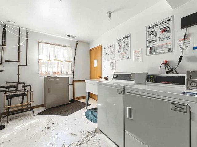 5754 W Lawrence Avenue 1, Chicago, IL 60630