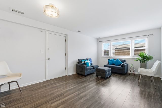 5754 W Lawrence Avenue 1, Chicago, IL 60630