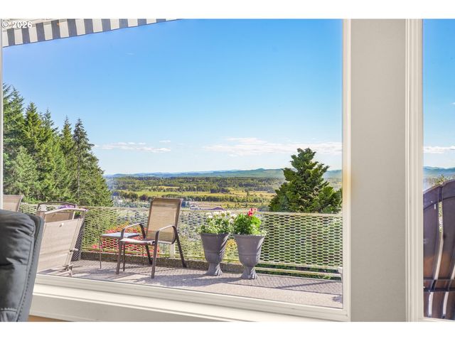 211 ALDERWOOD Dr, Chehalis, WA 98532