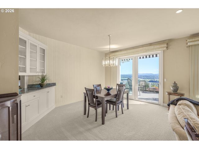 211 ALDERWOOD Dr, Chehalis, WA 98532