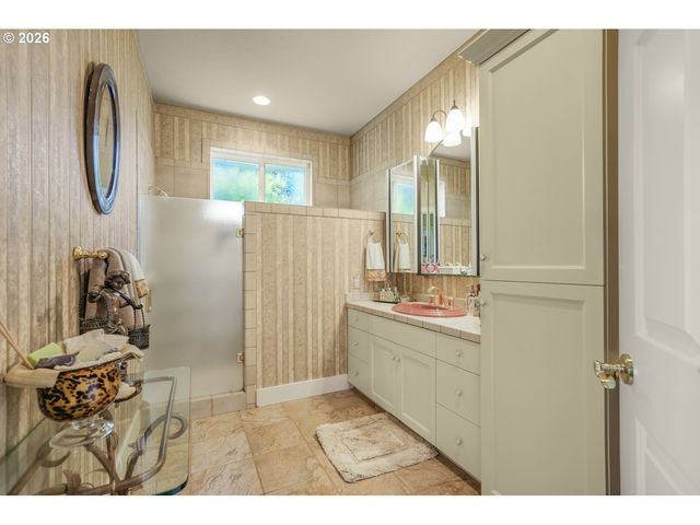 211 ALDERWOOD Dr, Chehalis, WA 98532