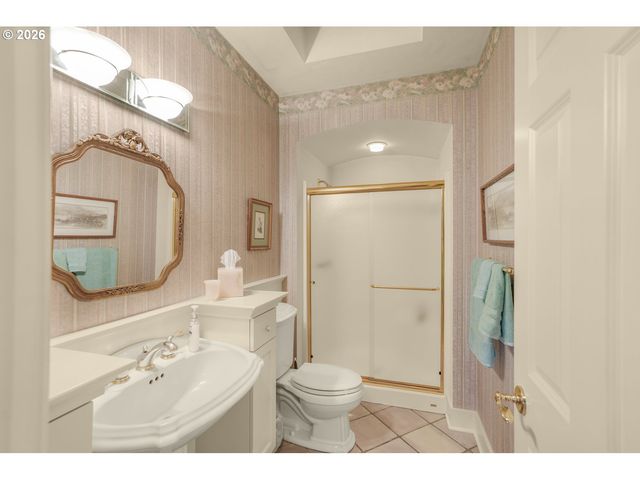 211 ALDERWOOD Dr, Chehalis, WA 98532