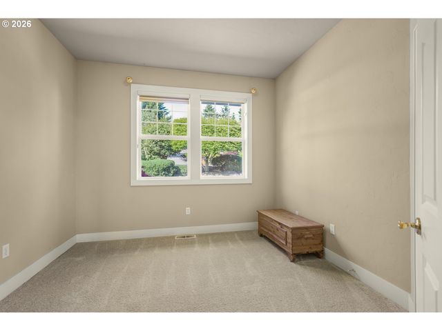 211 ALDERWOOD Dr, Chehalis, WA 98532