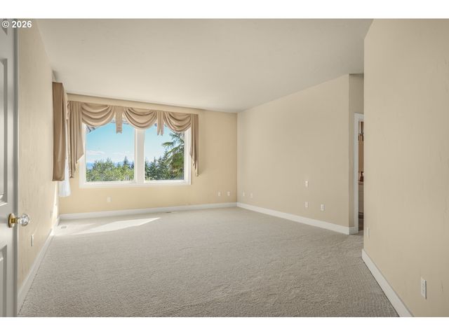 211 ALDERWOOD Dr, Chehalis, WA 98532