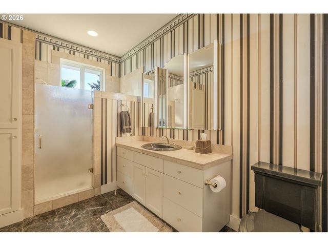 211 ALDERWOOD Dr, Chehalis, WA 98532
