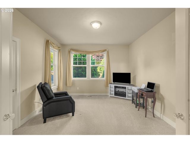 211 ALDERWOOD Dr, Chehalis, WA 98532