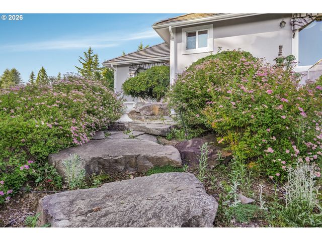 211 ALDERWOOD Dr, Chehalis, WA 98532