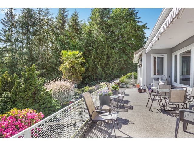 211 ALDERWOOD Dr, Chehalis, WA 98532