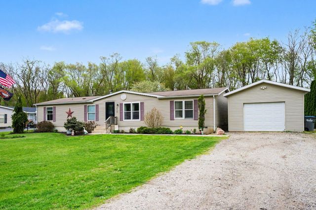 54720 Merry Drive, Elkhart, IN 46517