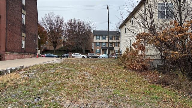 3247 Ward St, Oakland, PA 15213