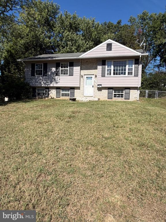 8703 REICHER ST, Hyattsville, MD 20785