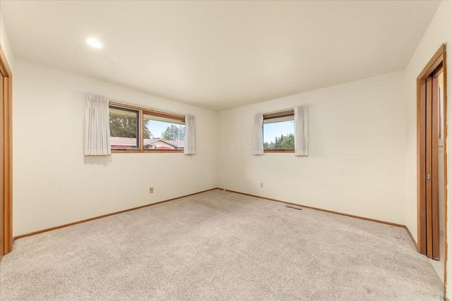 5910 S Crestline St, Spokane, WA 99223