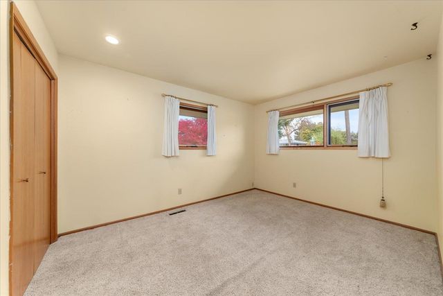 5910 S Crestline St, Spokane, WA 99223