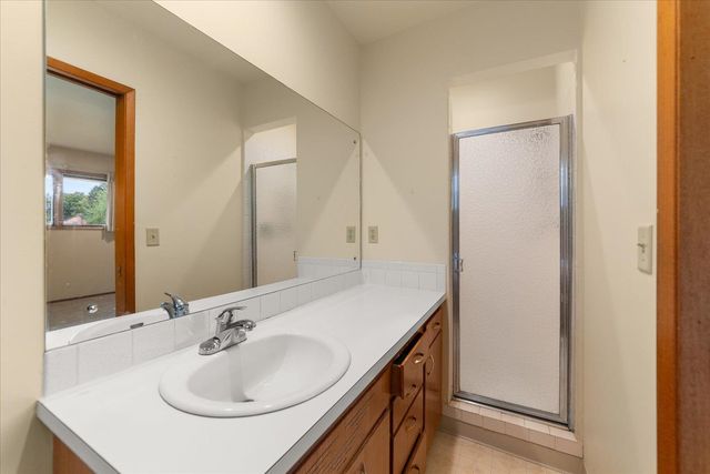 5910 S Crestline St, Spokane, WA 99223