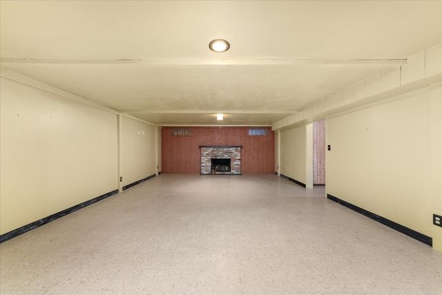 5910 S Crestline St, Spokane, WA 99223