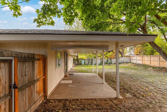 5910 S Crestline St, Spokane, WA 99223
