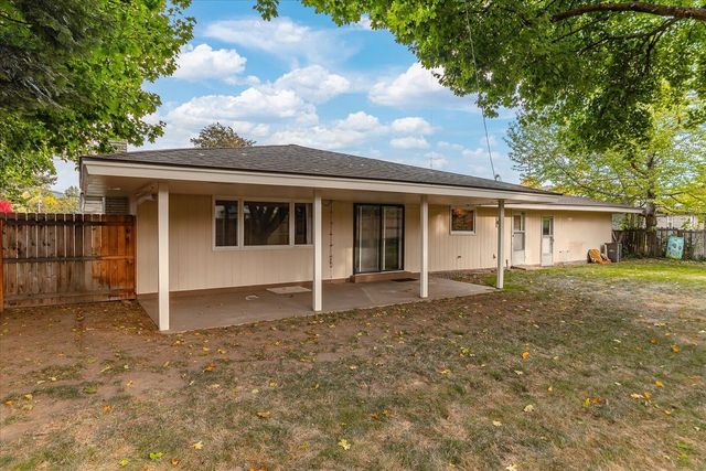 5910 S Crestline St, Spokane, WA 99223