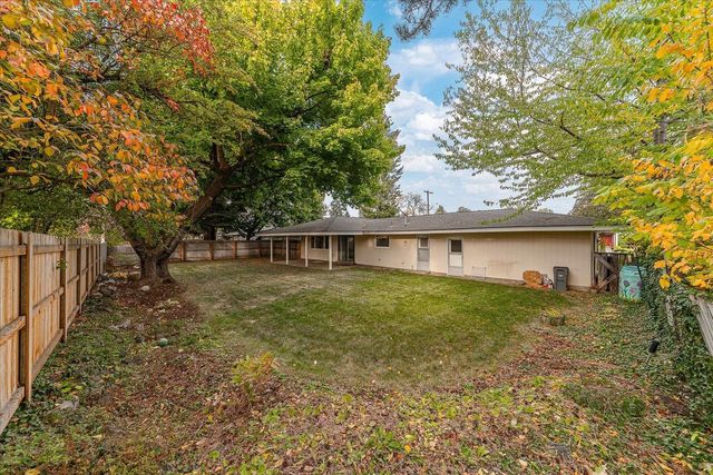 5910 S Crestline St, Spokane, WA 99223