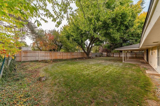 5910 S Crestline St, Spokane, WA 99223