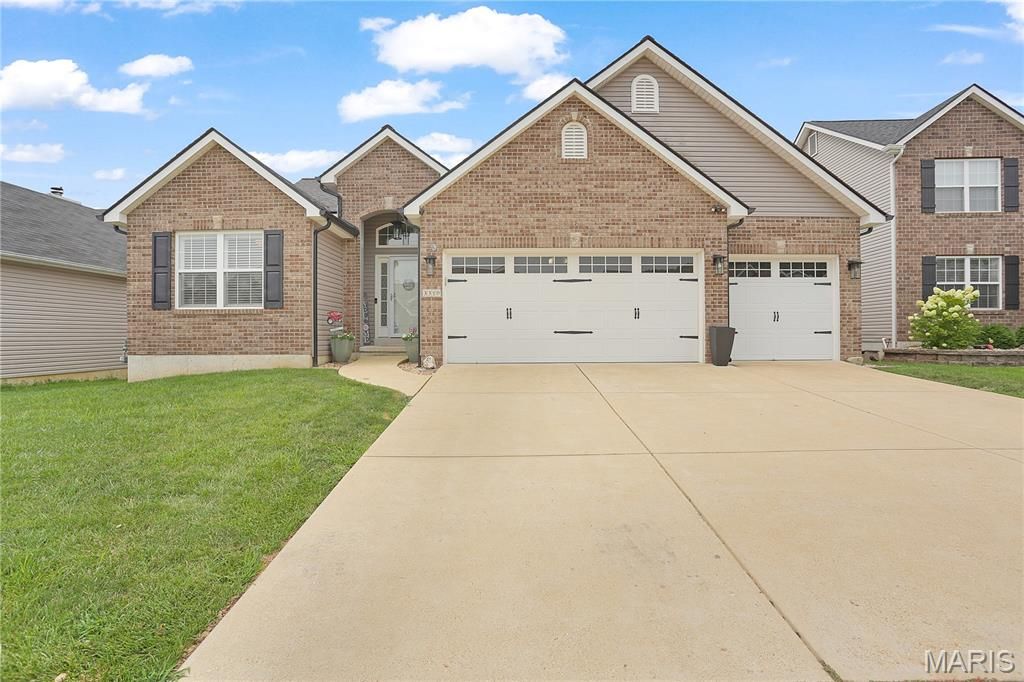 3310 Amber Heights Lane, Imperial, MO 63052